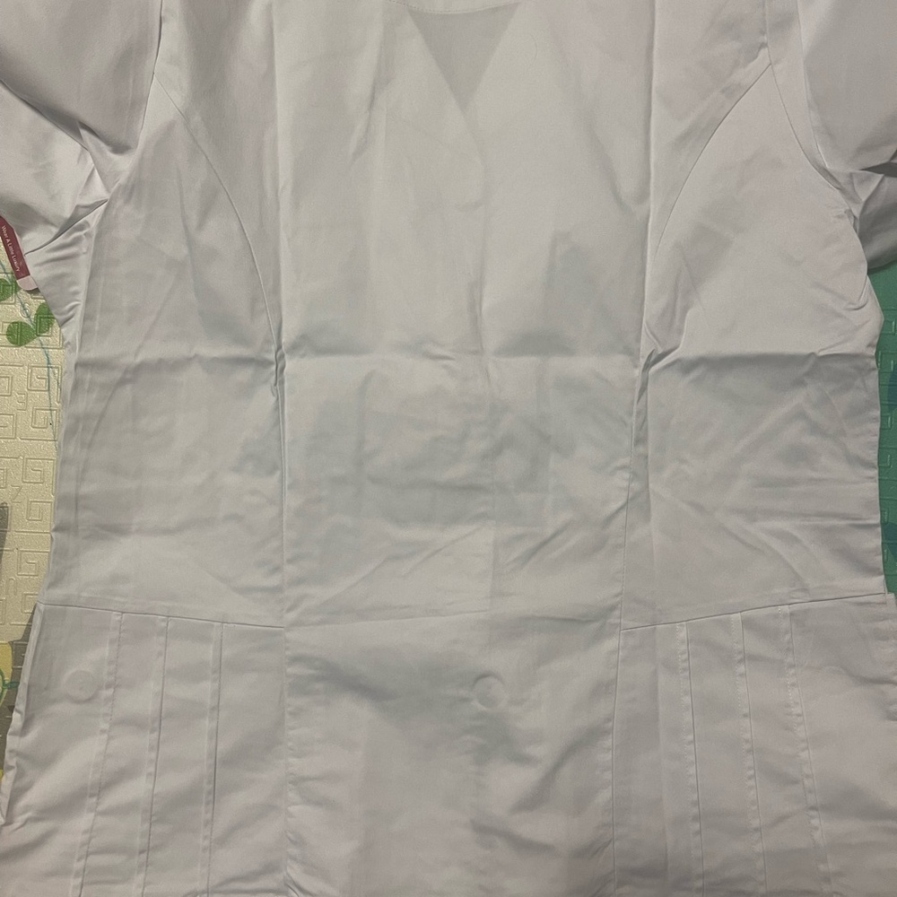 White Button-Up Lab Coat - Picture 5 of 8
